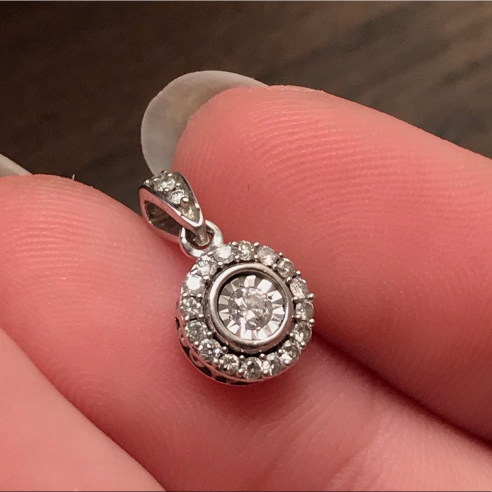 1/4 CT Diamond Pendant